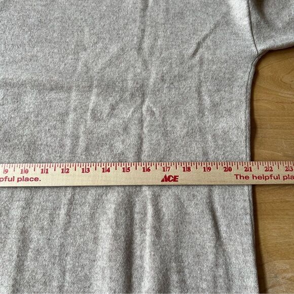 J MCLAUGHLIN 100% CASHMERE SWEATER PULLOVER CREWNECK MINIMALIST NEUTRAL M - Picture 9 of 13